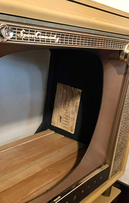 Original Fuse Map and empty back for ventilation